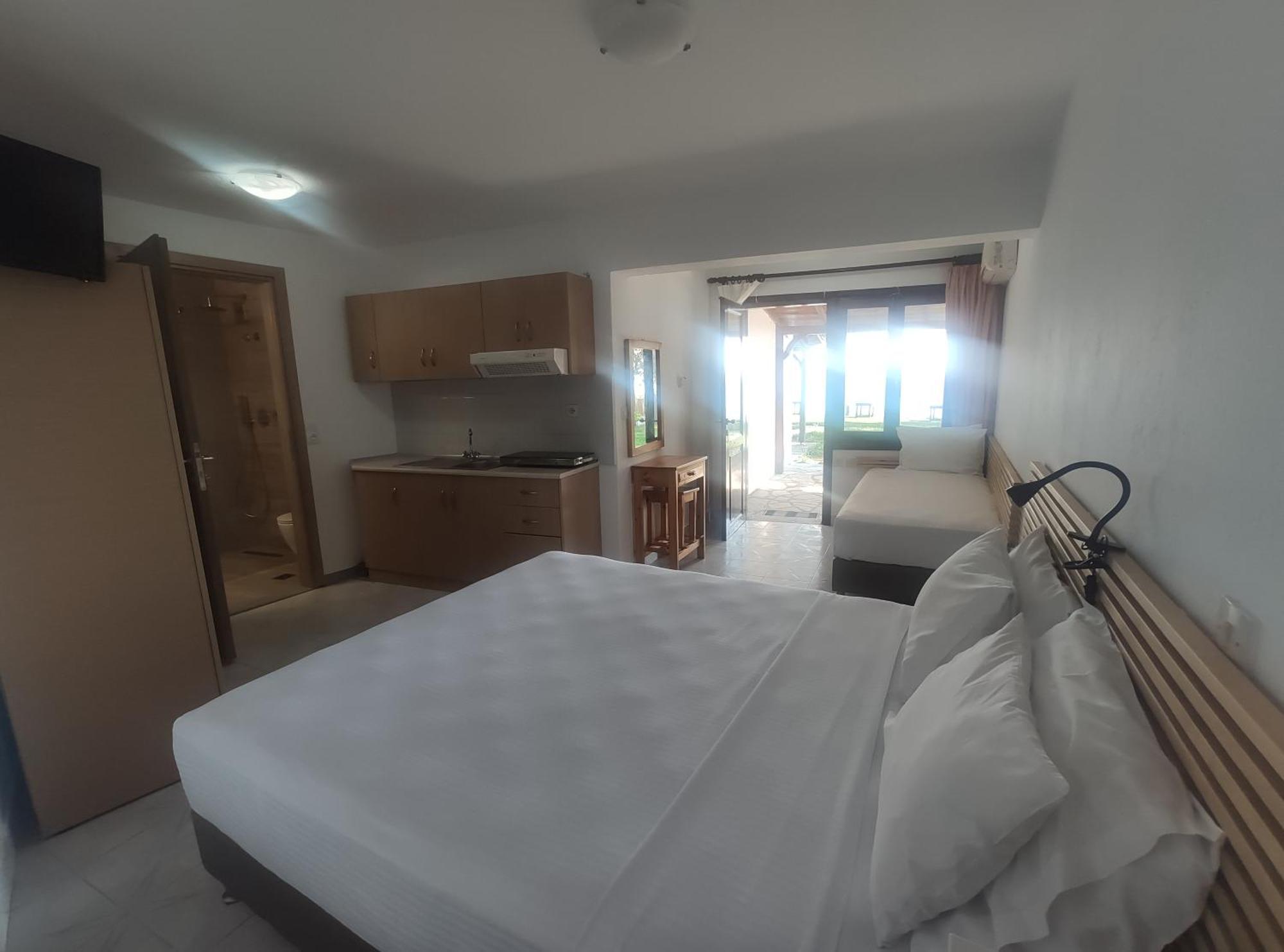 Para Thin Alos Inn Néosz Marmarász Kültér fotó