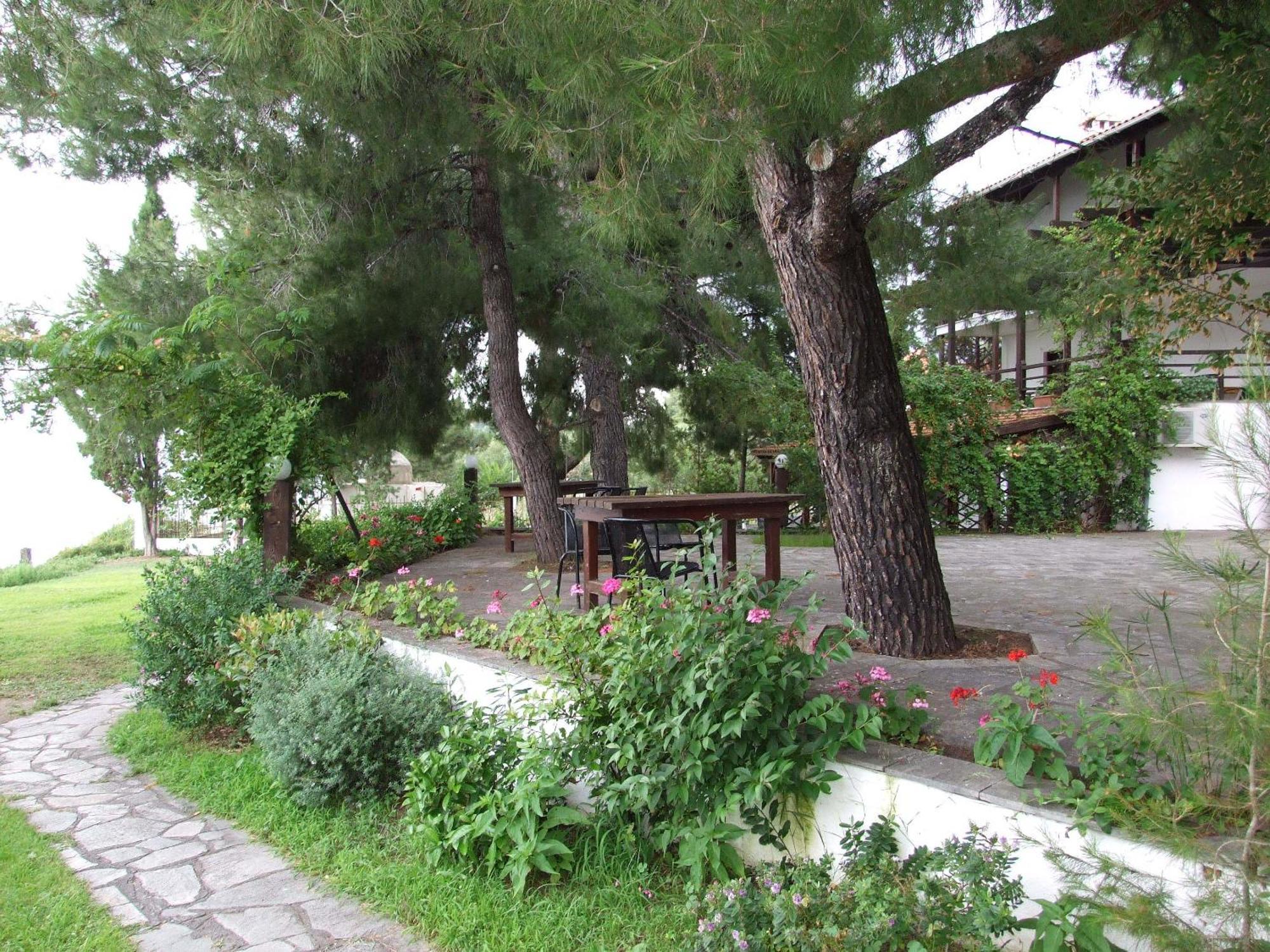 Para Thin Alos Inn Néosz Marmarász Kültér fotó